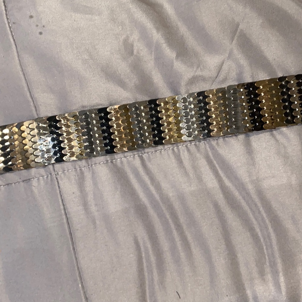 Metallic waist belt